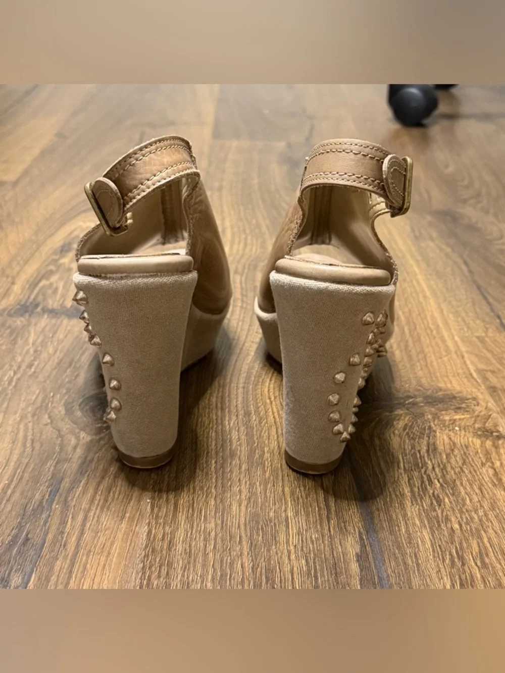 Paola Ferri Beige Studded Wedge Sandals - Women size 6 - Picture 6 of 7